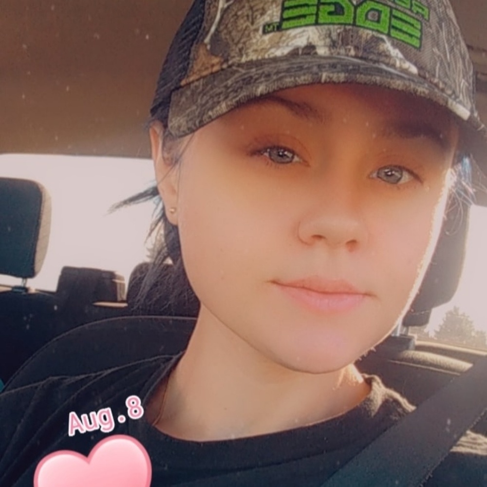 Meet your Posher, Kayla